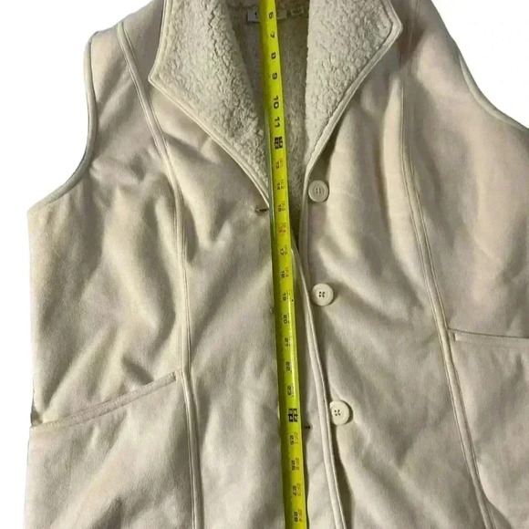D & Co Faux Sherpa Button-up Vest size Large off white - Picture 4 of 7